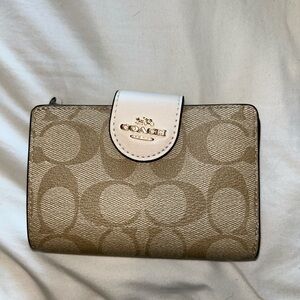 Coach Outlet Medium Wallet